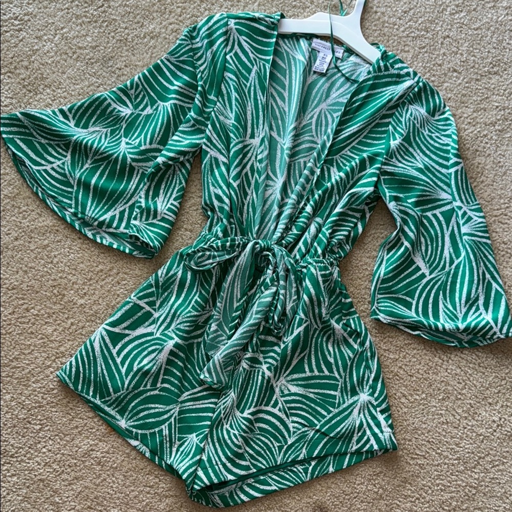 Sincerely Jules Green Leaf Patterned Woman’s Romper